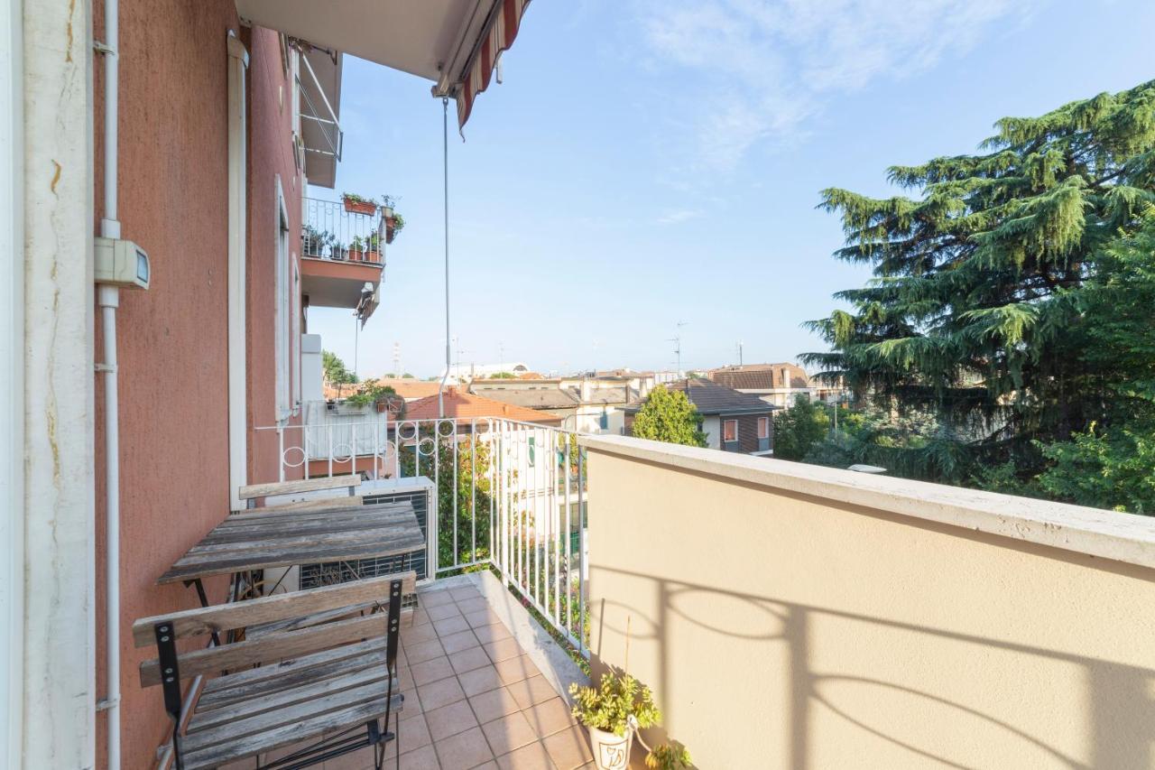 Precotto Comfortable Flat With Balcony Apartman Milánó Kültér fotó