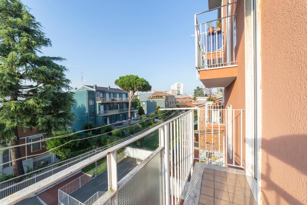 Precotto Comfortable Flat With Balcony Apartman Milánó Kültér fotó